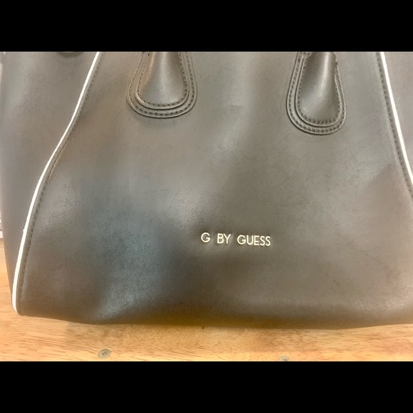 G by guess tote - Picture 2 of 13